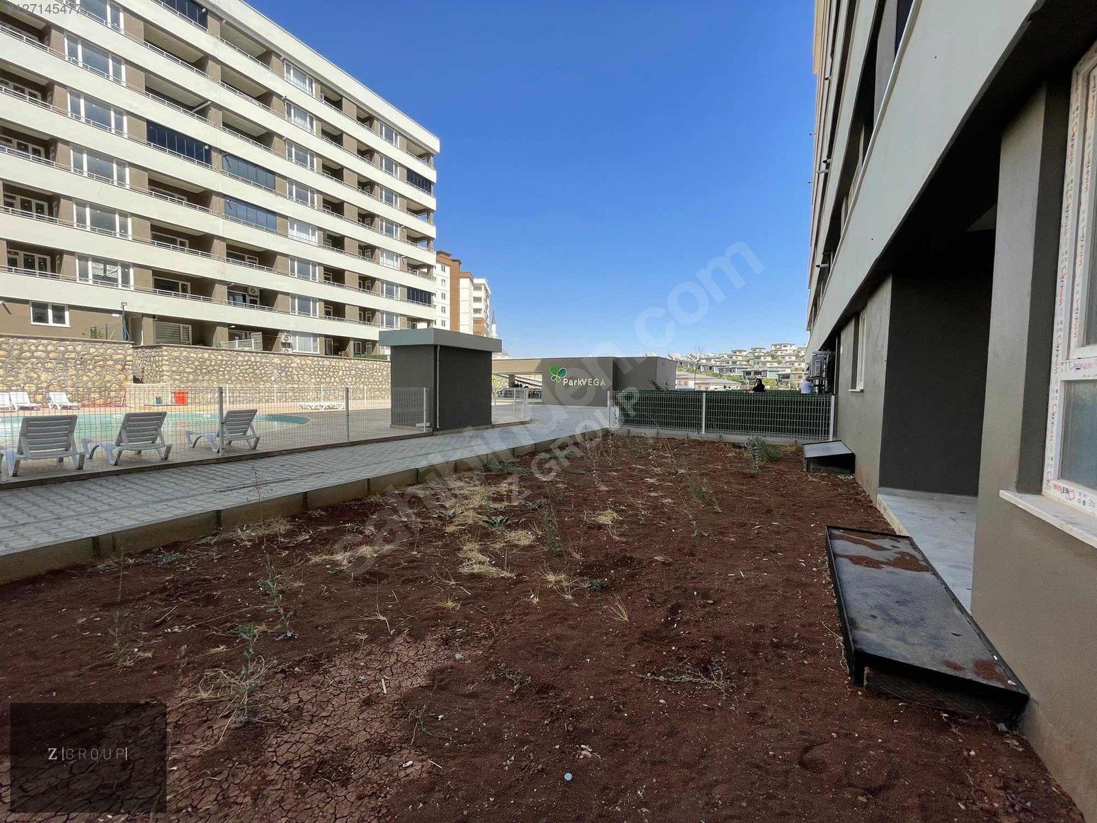 Z GROUP'DAN BAHÇE KATI YAZLIK HAVUZLU VE GÜVELİKLİ SİTEDE