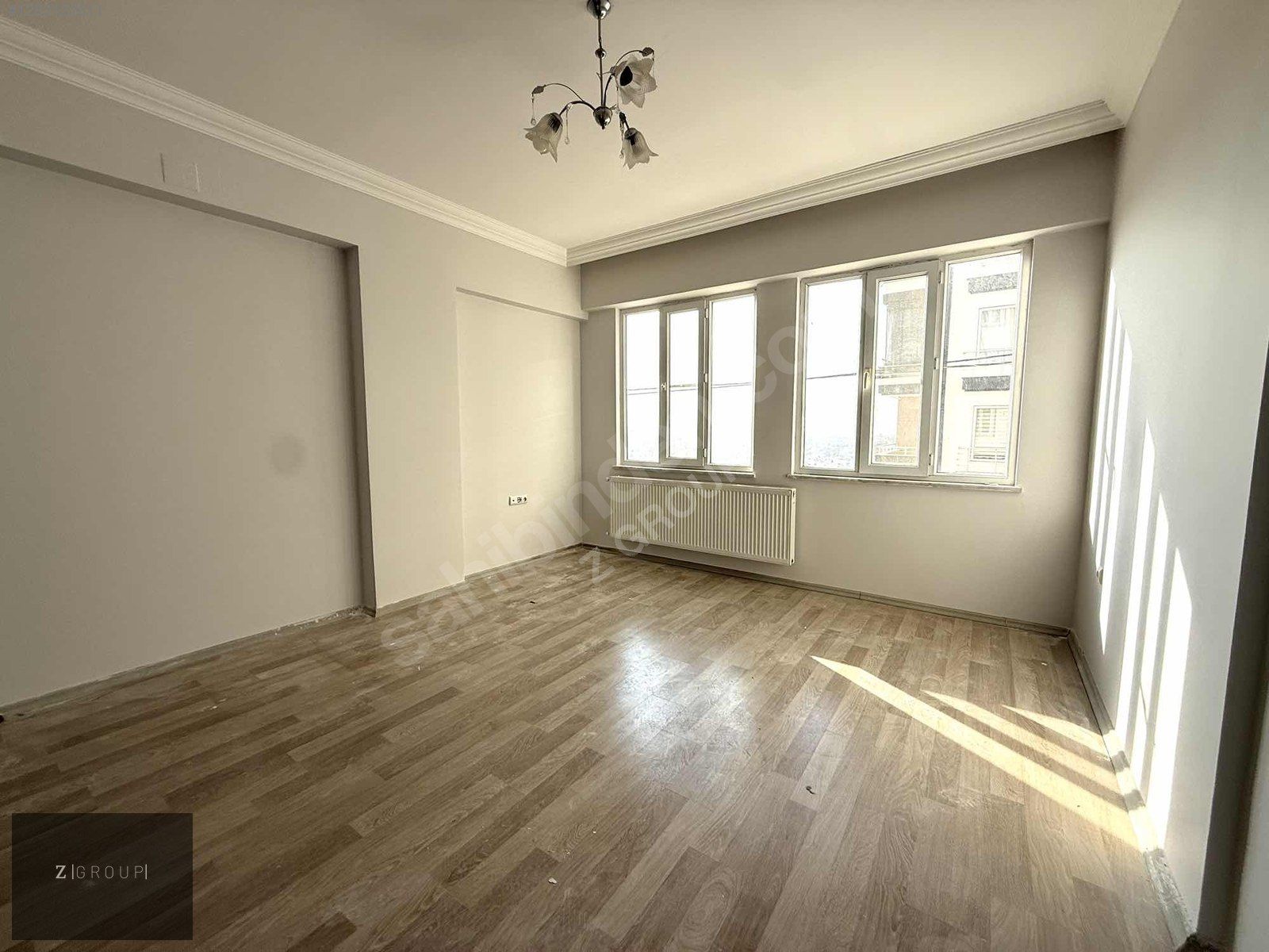 Z GROUP'DAN TERAS CAFE YOLU ÜZERİNDE BAKIMLI 3+1 DAİRE